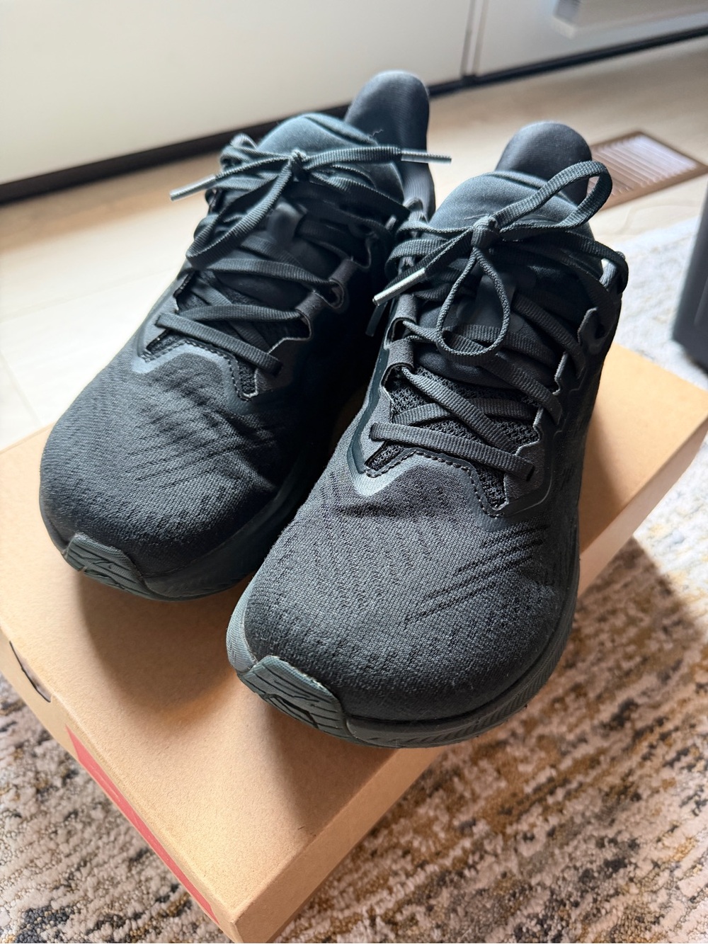 Altra Black Women's Experience Flow 2 running shoes - Picture 2 of 7